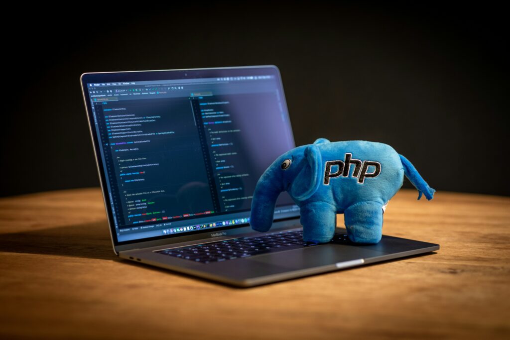 php elephant on laptop